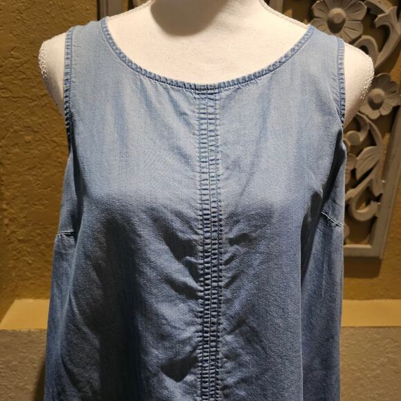 J Jill M Chambray Tank Top Sleeveless Scoop Neck Denim Blouse Travel Minimalist - Picture 5 of 10